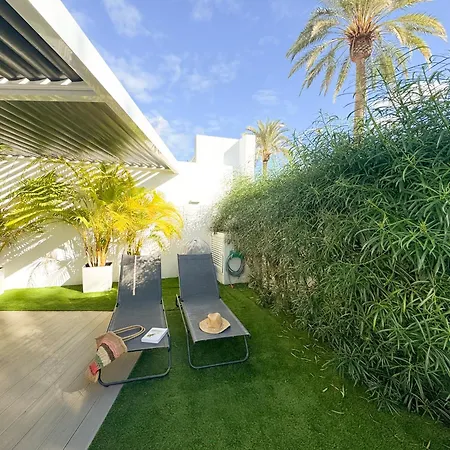 Willa Porto Mare 42 With Heated Pool On The Front Line By Canaryscape *