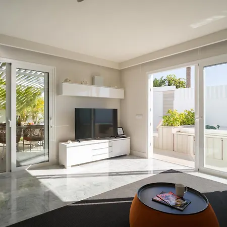 Porto Mare 42 With Heated Pool On The Front Line By Canaryscape Willa *